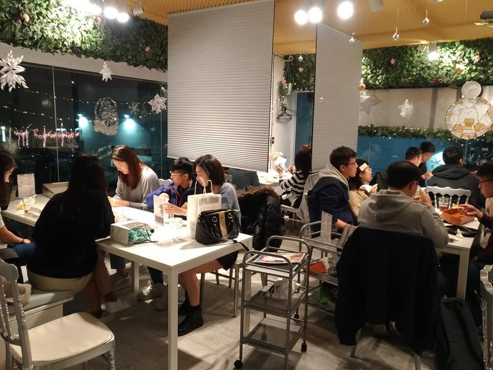 貓咪桌遊咖啡店